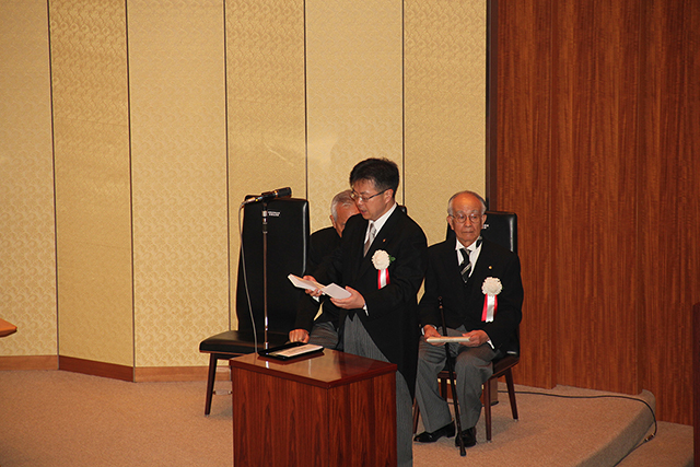 日本学士院第１０３回授賞式で総理代読